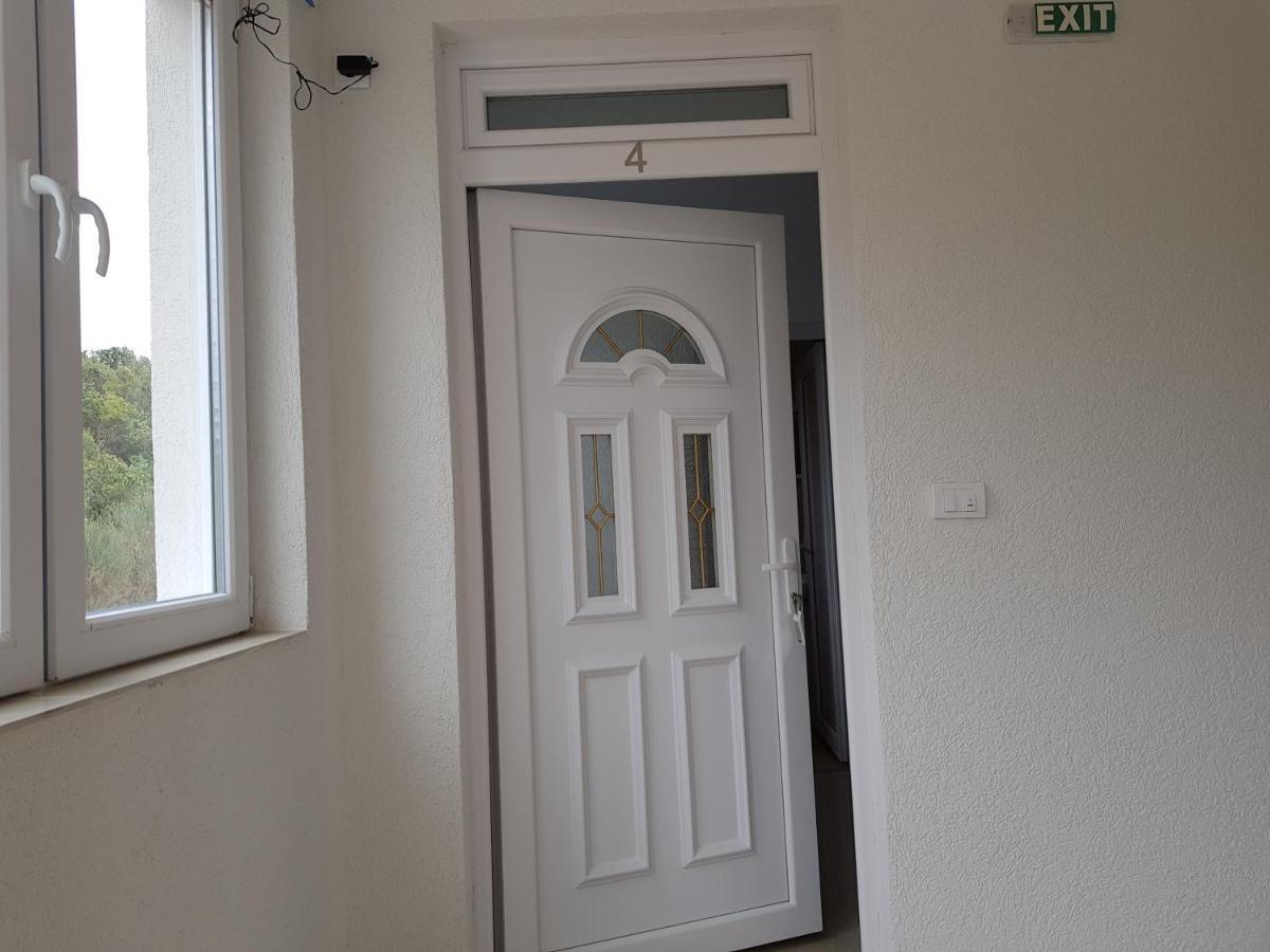 Apartmani Vila Ebra Utjeha Exterior foto