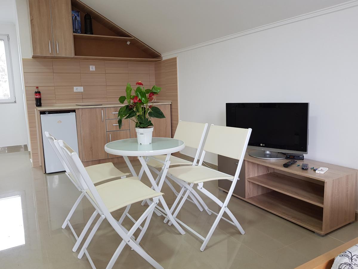 Apartmani Vila Ebra Utjeha Exterior foto
